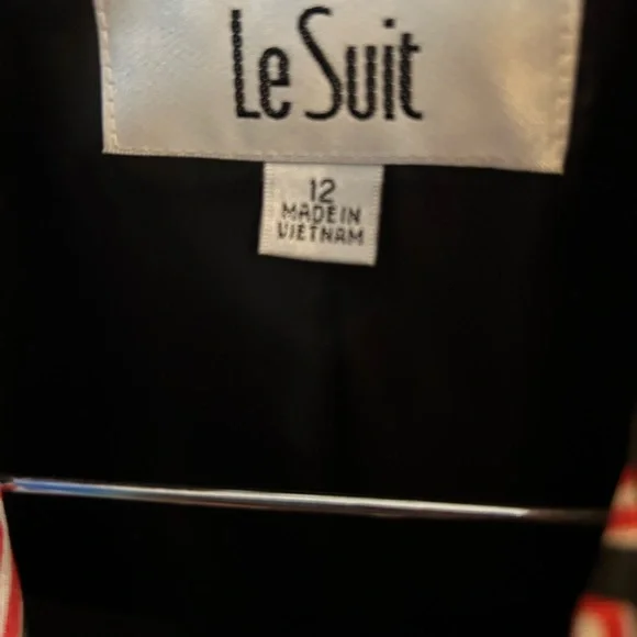 Le Suit red and black pattern skirt suit - Picture 2 of 3